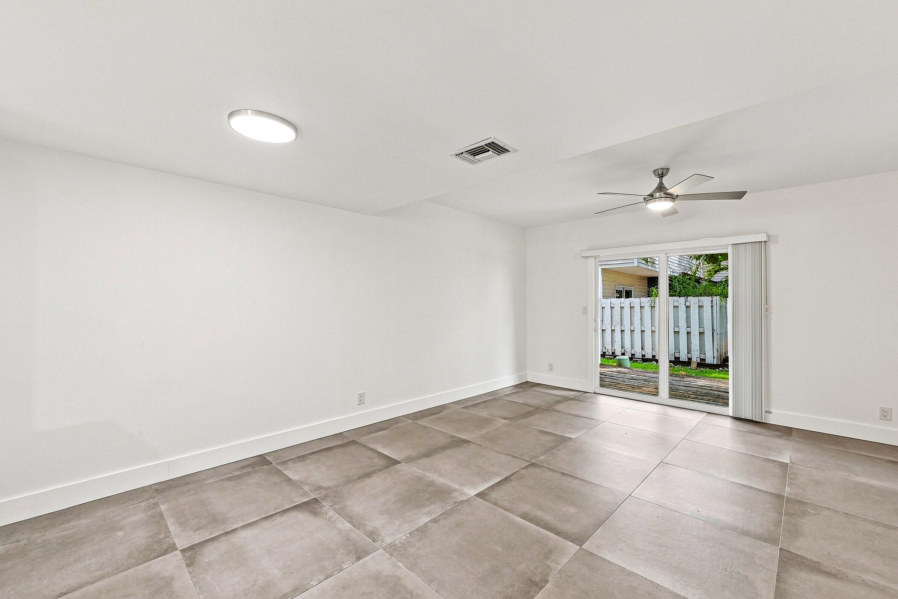 2627 NE 15th Street