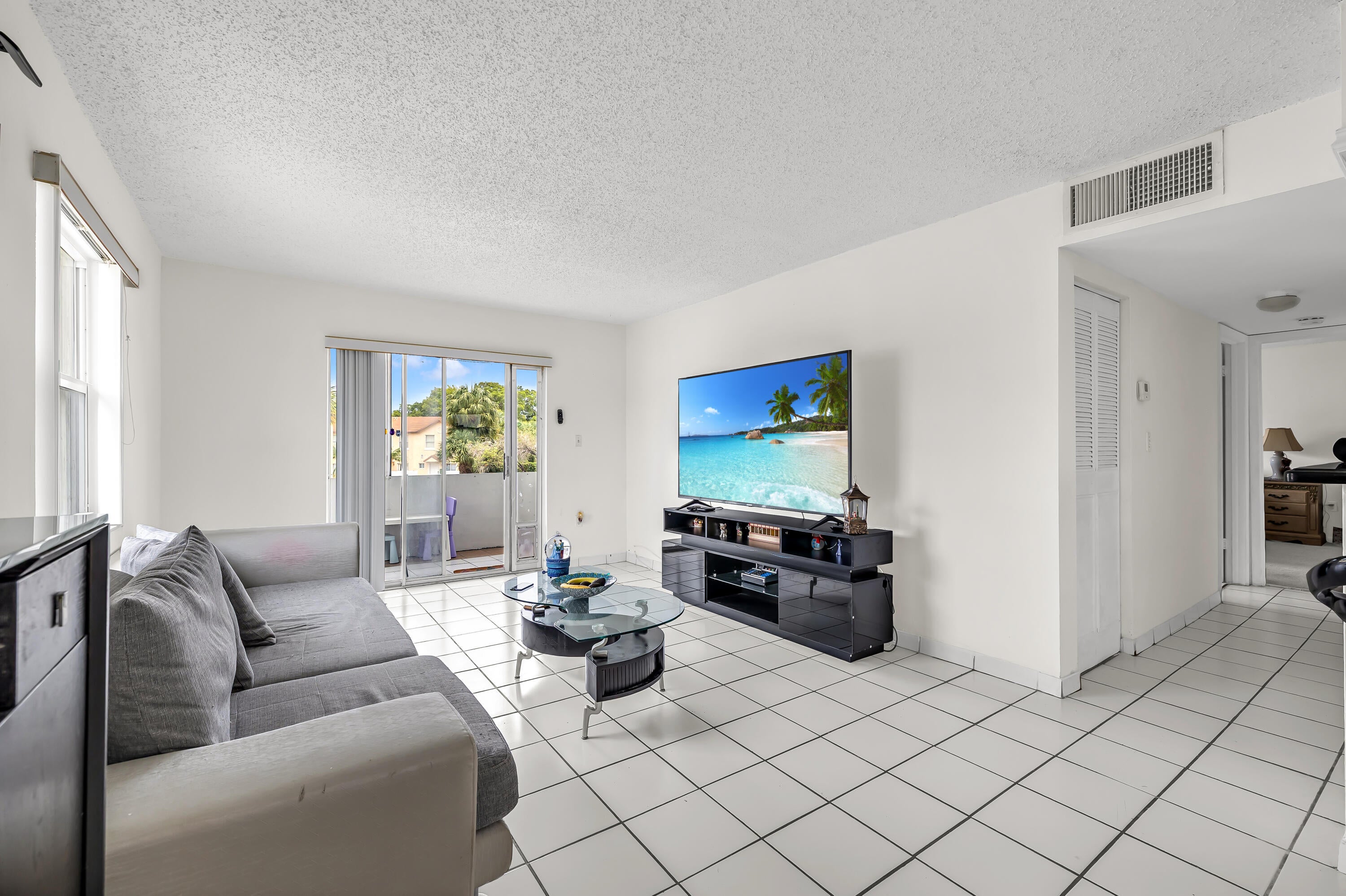 6507 Winfield Boulevard 211ac, Margate FL 33063