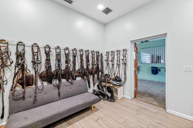 GRAND PRIX FARMS - Residential Lease