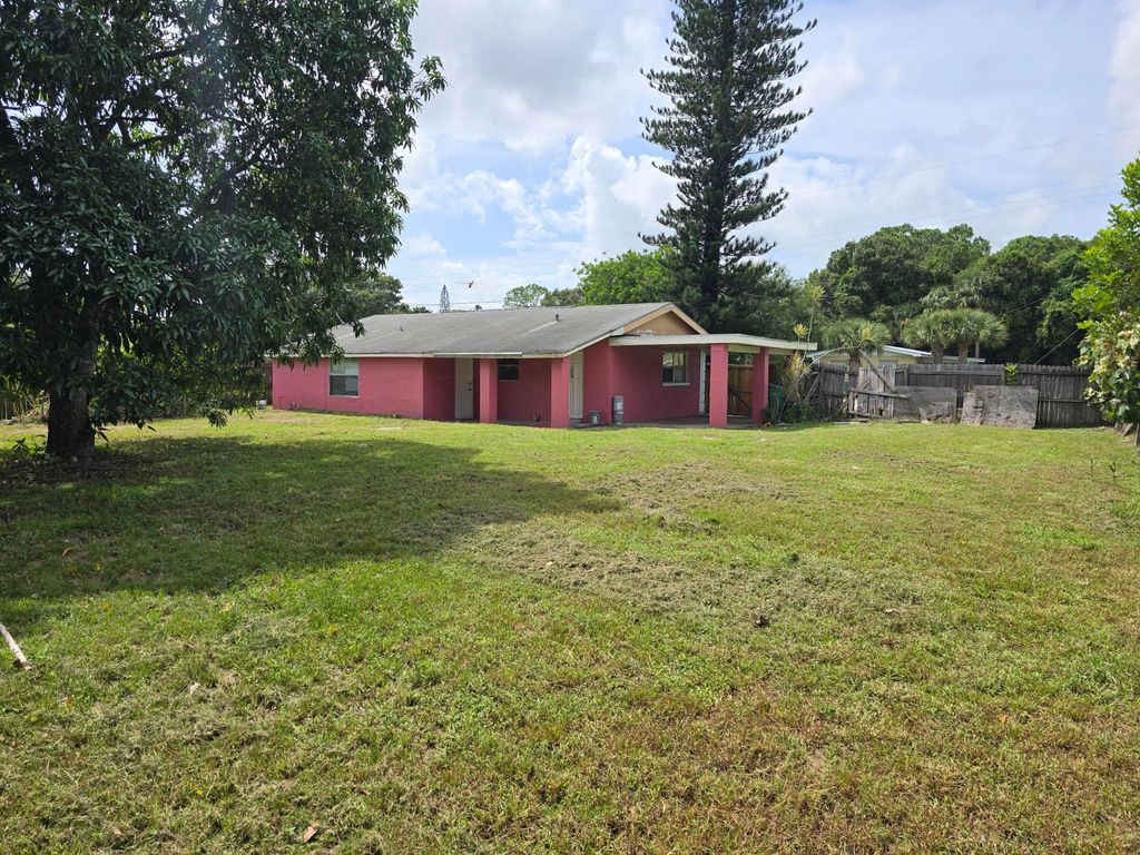 Photo of 1800 N 47th Street, Fort Pierce, FL 34947 (MLS # R11024665)