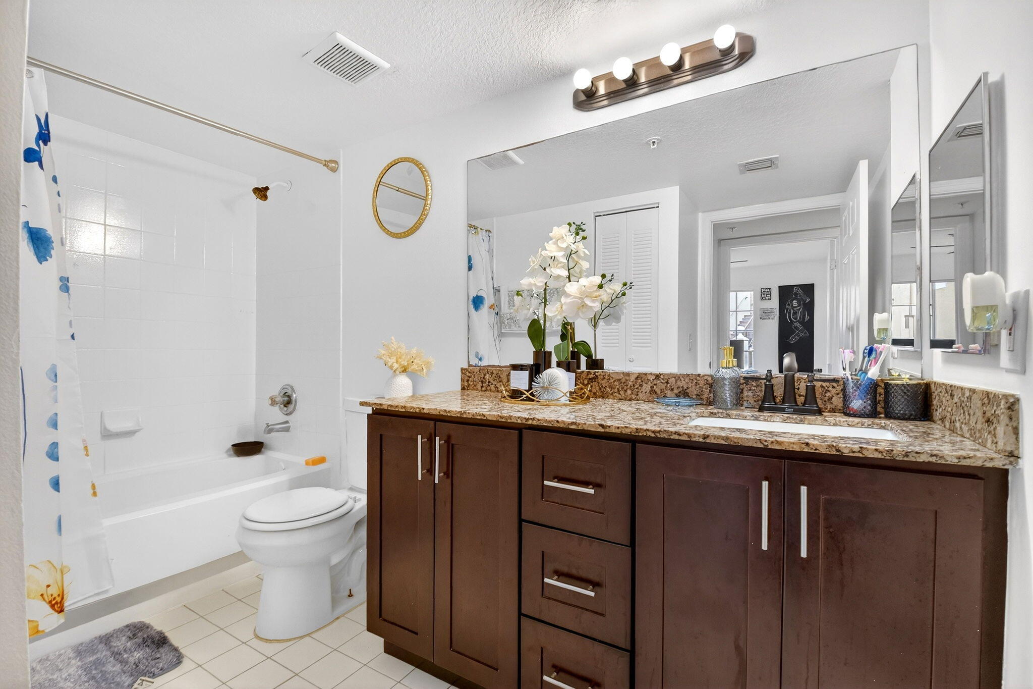 EMERALD ISLE AT LAGUNA LAKES CONDO - Residential