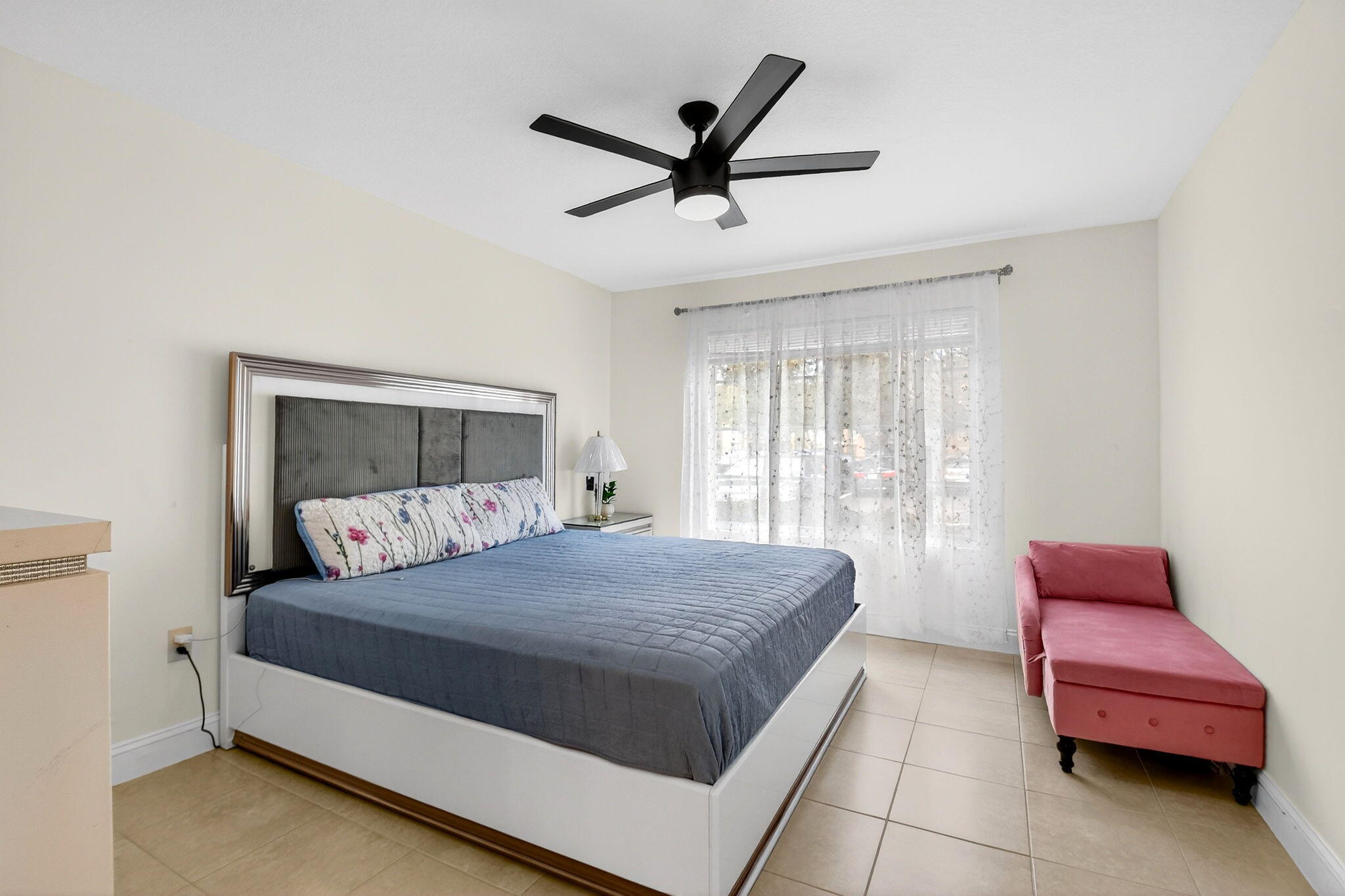 EMERALD ISLE AT LAGUNA LAKES CONDO - Residential