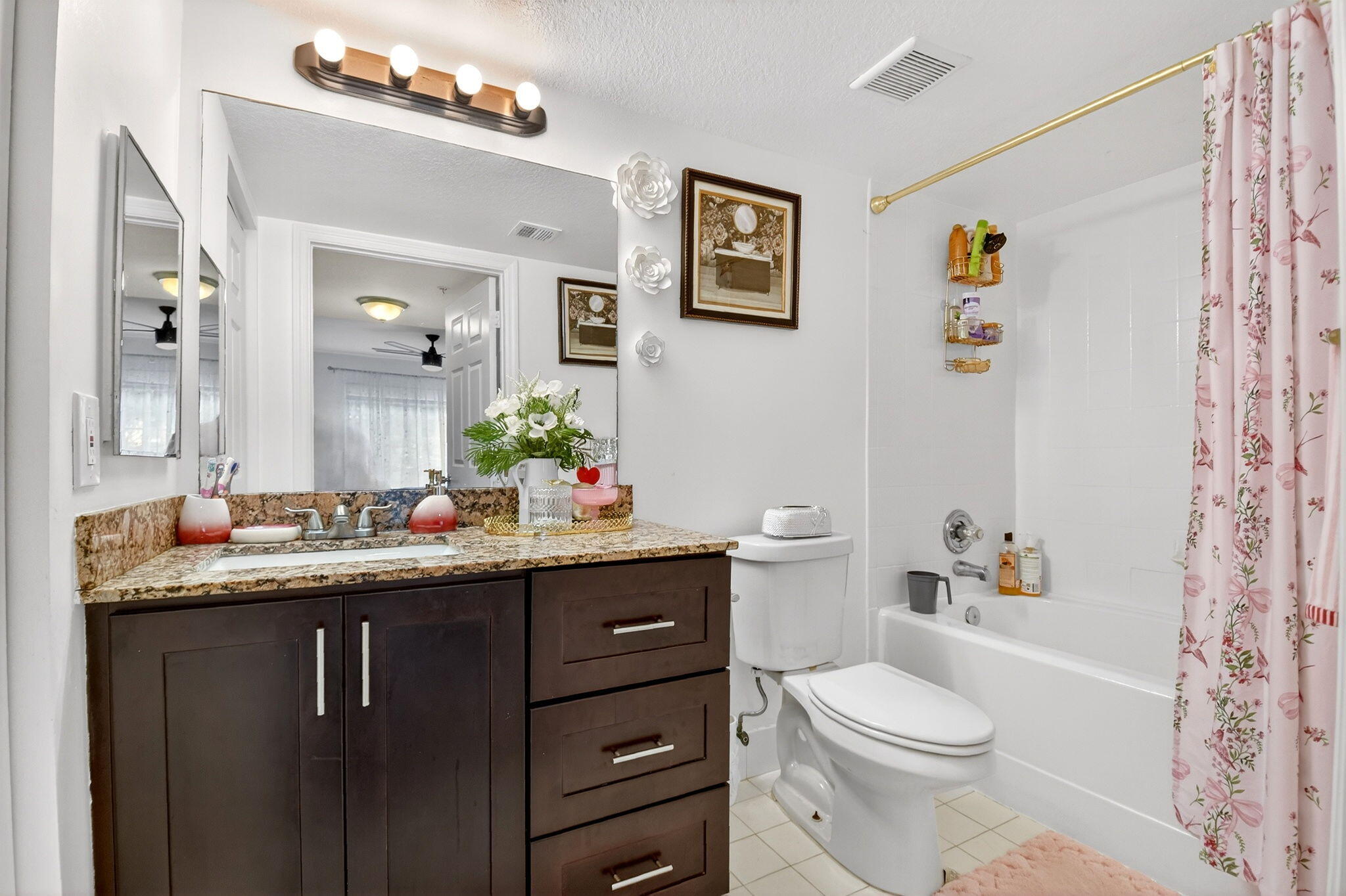 EMERALD ISLE AT LAGUNA LAKES CONDO - Residential