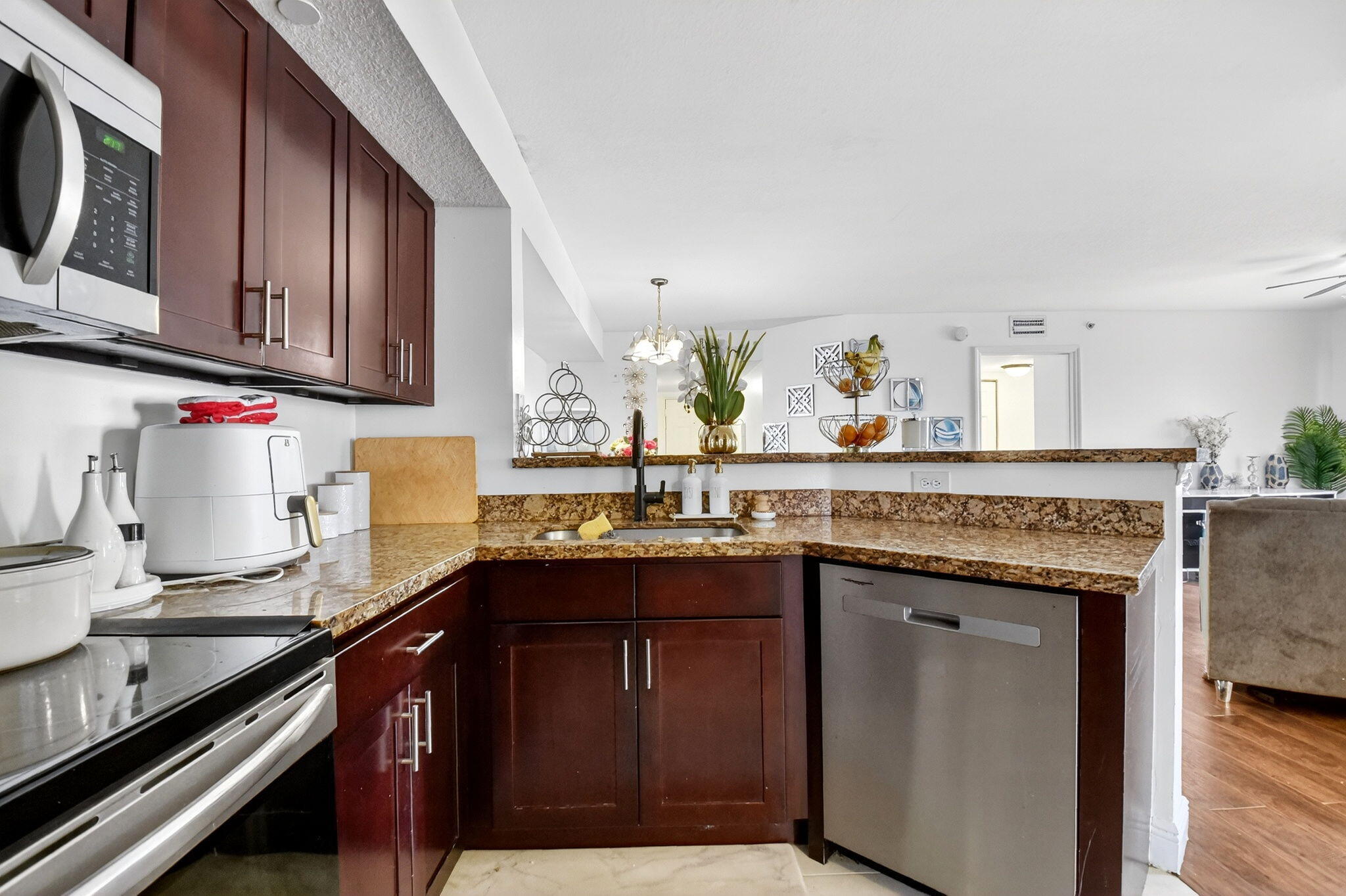 EMERALD ISLE AT LAGUNA LAKES CONDO - Residential