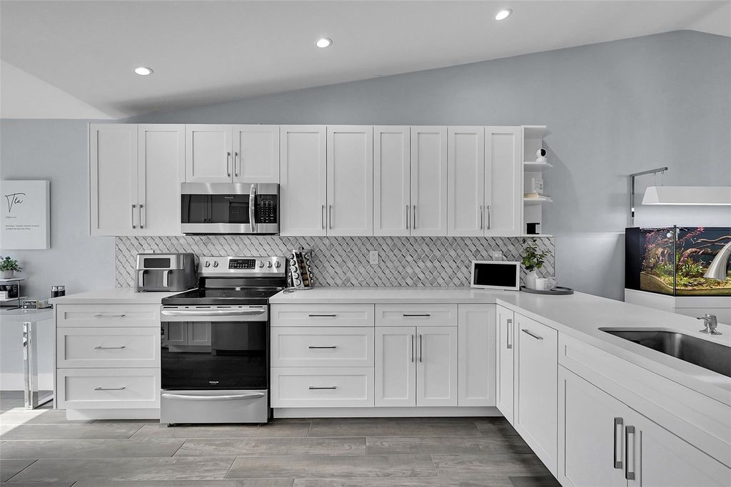 Photo of 14 Afton Place, Boynton Beach, FL 33426 (MLS # F10546355)