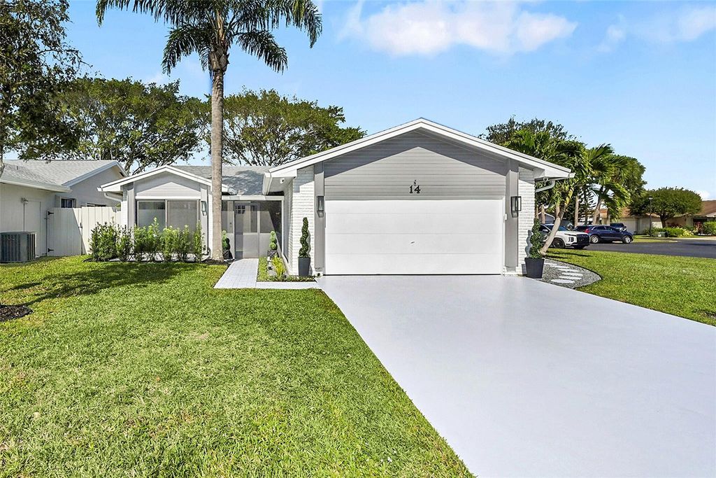 Photo of 14 Afton Place, Boynton Beach, FL 33426 (MLS # F10546355)