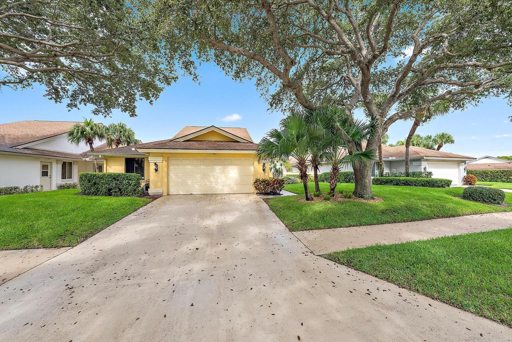 Photo of 256 Ridge Road, Jupiter, FL 33477 (MLS # R11083405)