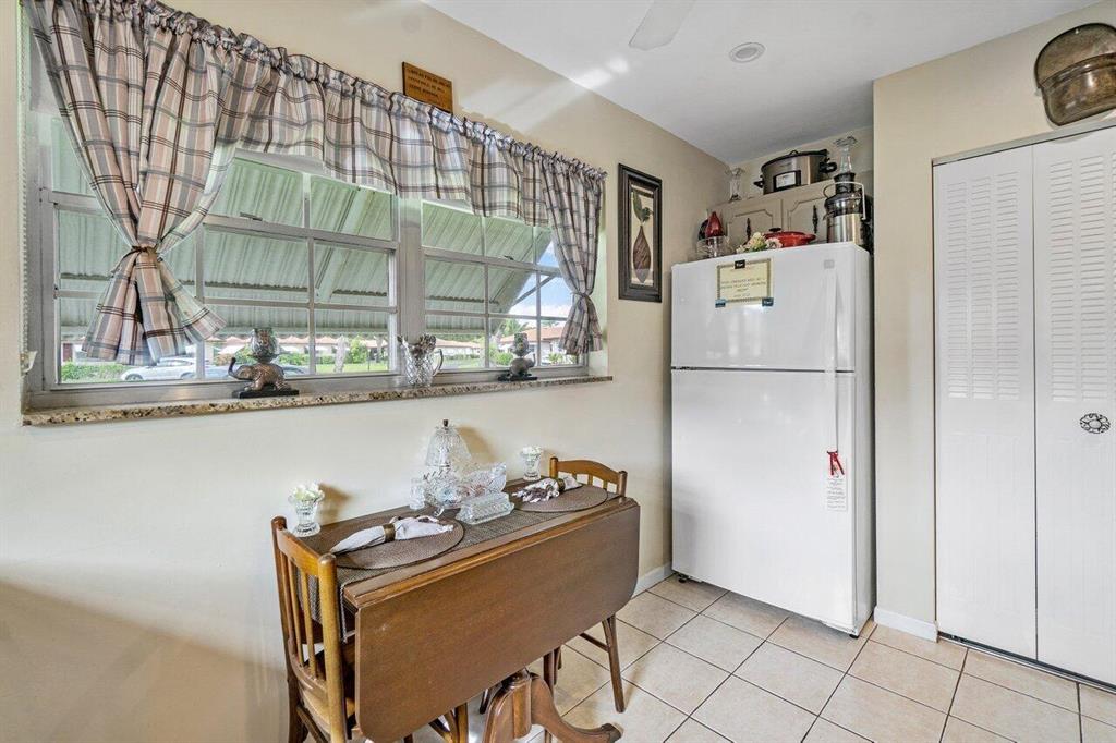 Country Manors - Residential