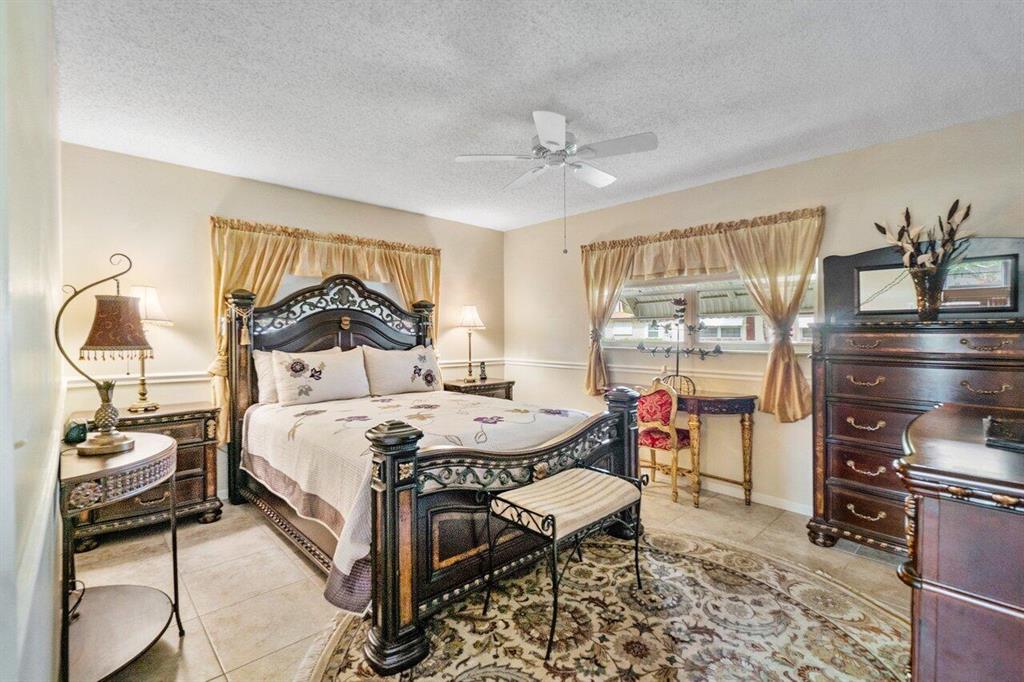 Country Manors - Residential