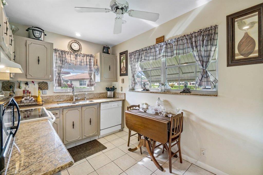 Country Manors - Residential