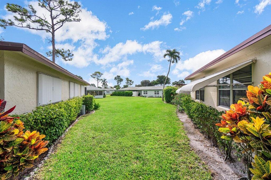 Country Manors - Residential