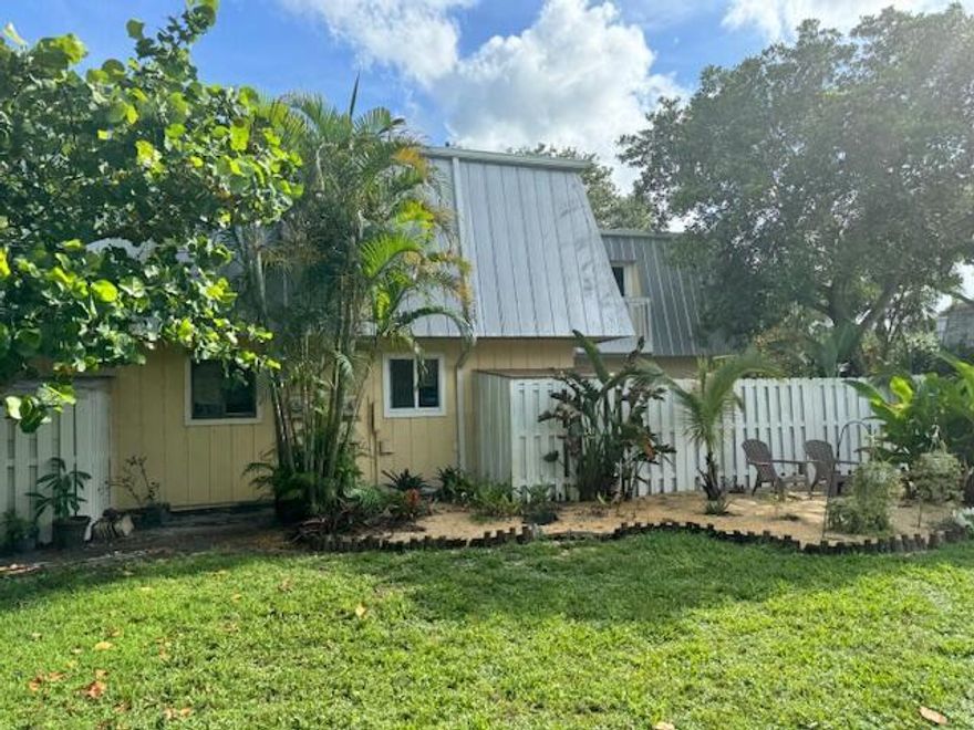 Spacious 2-bedroom 2.5 bath property in the heart of Jupiter available for rent. Located close to shopping, restaurants, & beach. Comfortably decorated and cozy atmosphere. Each bedroom is oversized overlooking the patio.   Great outdoor space for cookouts and very private.  Available immediately