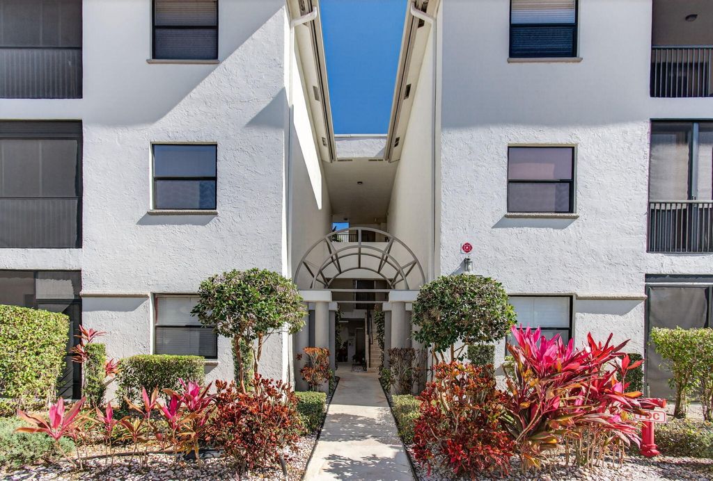 Photo of 5133 Brisata Circle #L, Boynton Beach, FL 33437 (MLS # R11160558)