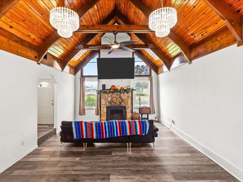 PORT ST LUCIE SECTION 3 - Residential Lease