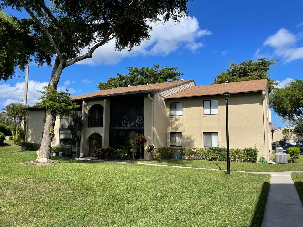 Photo of 516 Shady Pine Way #B2, Greenacres, FL 33415 (MLS # R11168360)