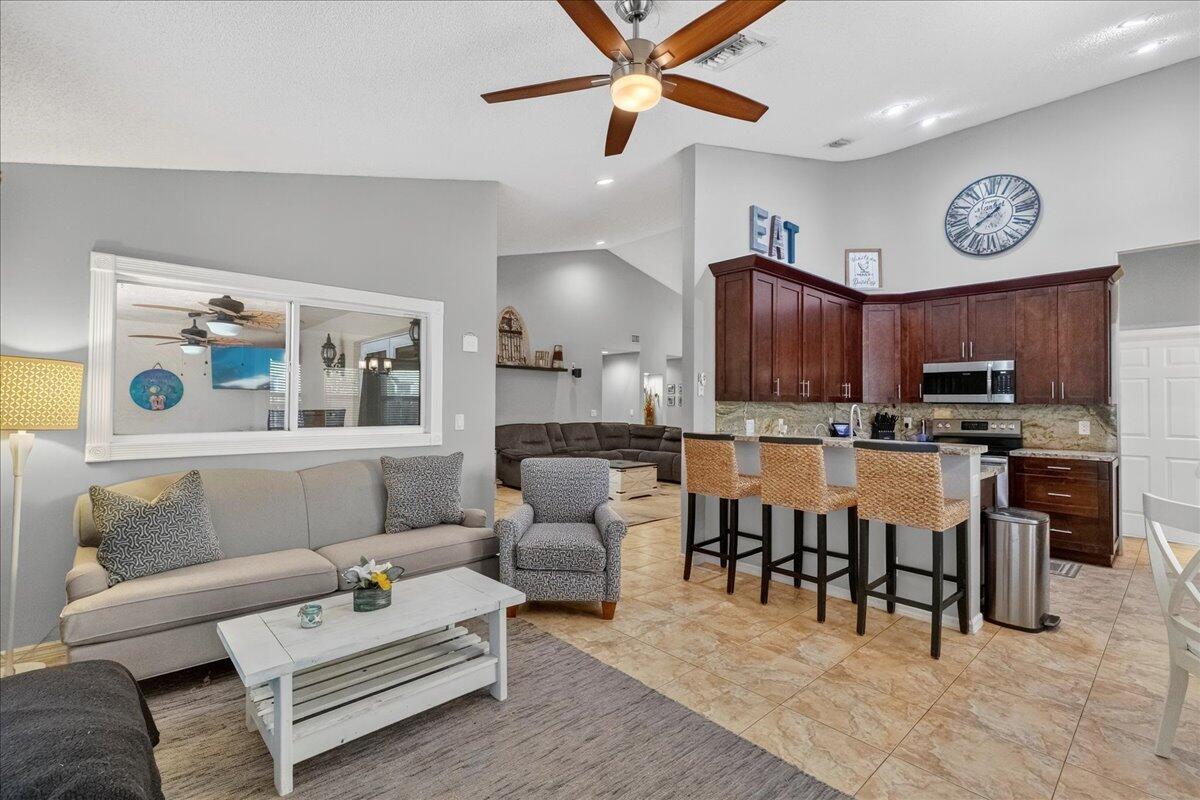 SABAL PINES - Residential