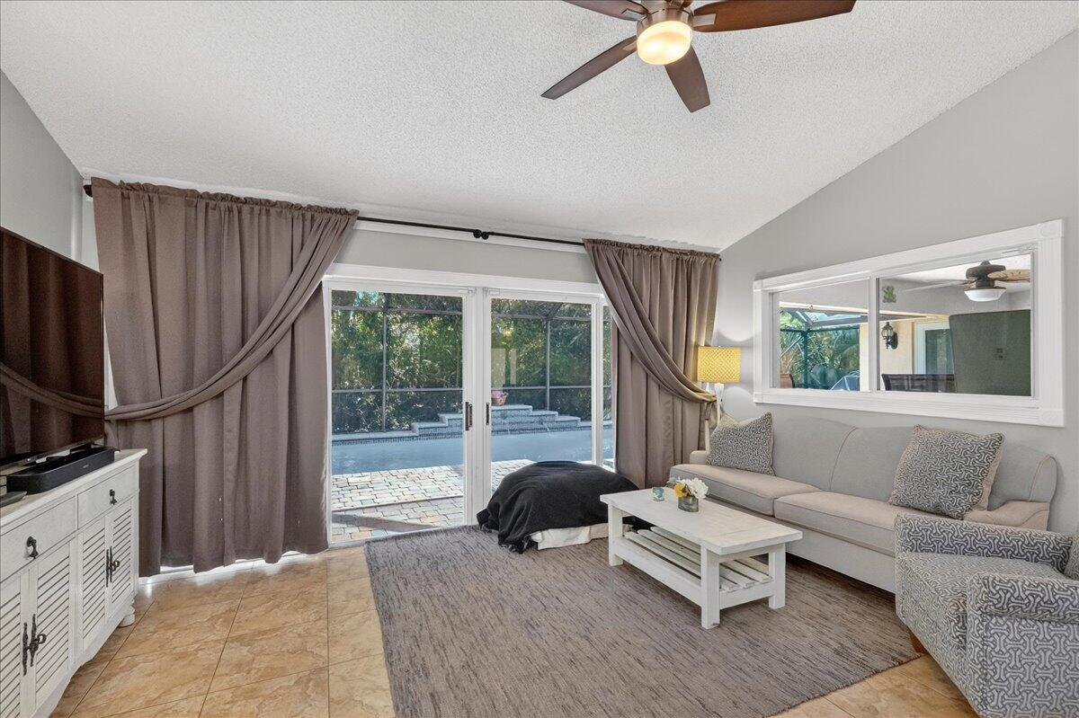 SABAL PINES - Residential