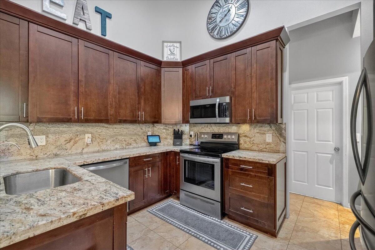 SABAL PINES - Residential