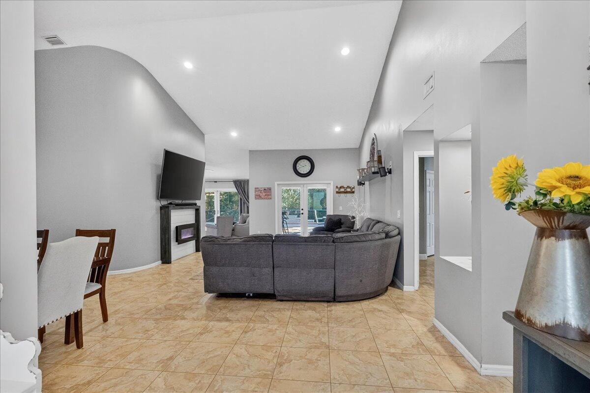 SABAL PINES - Residential