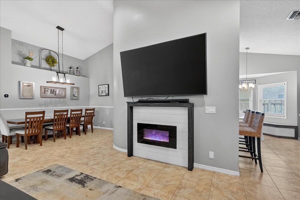 SABAL PINES - Residential