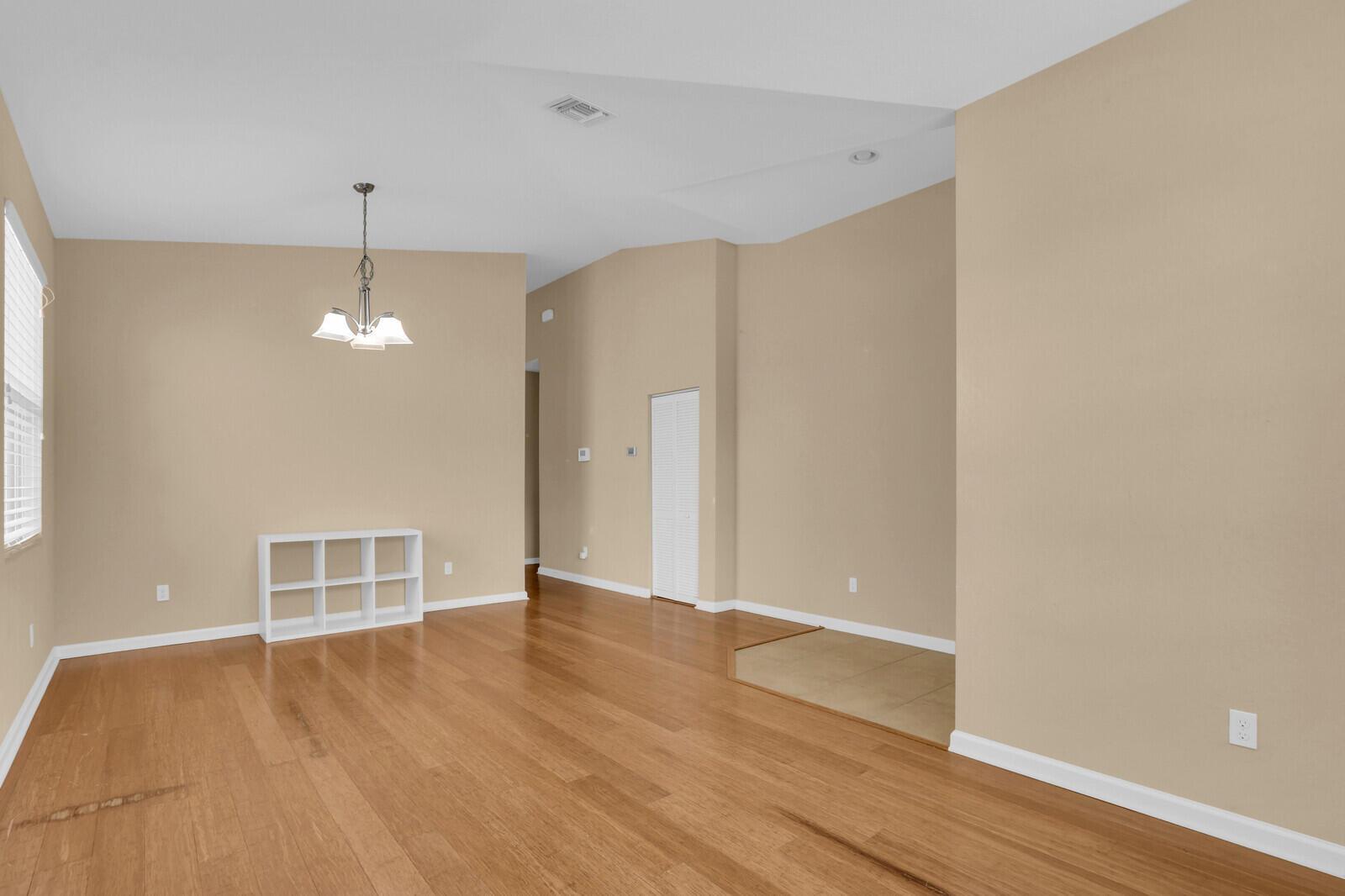 2609 SW Gallery Circle