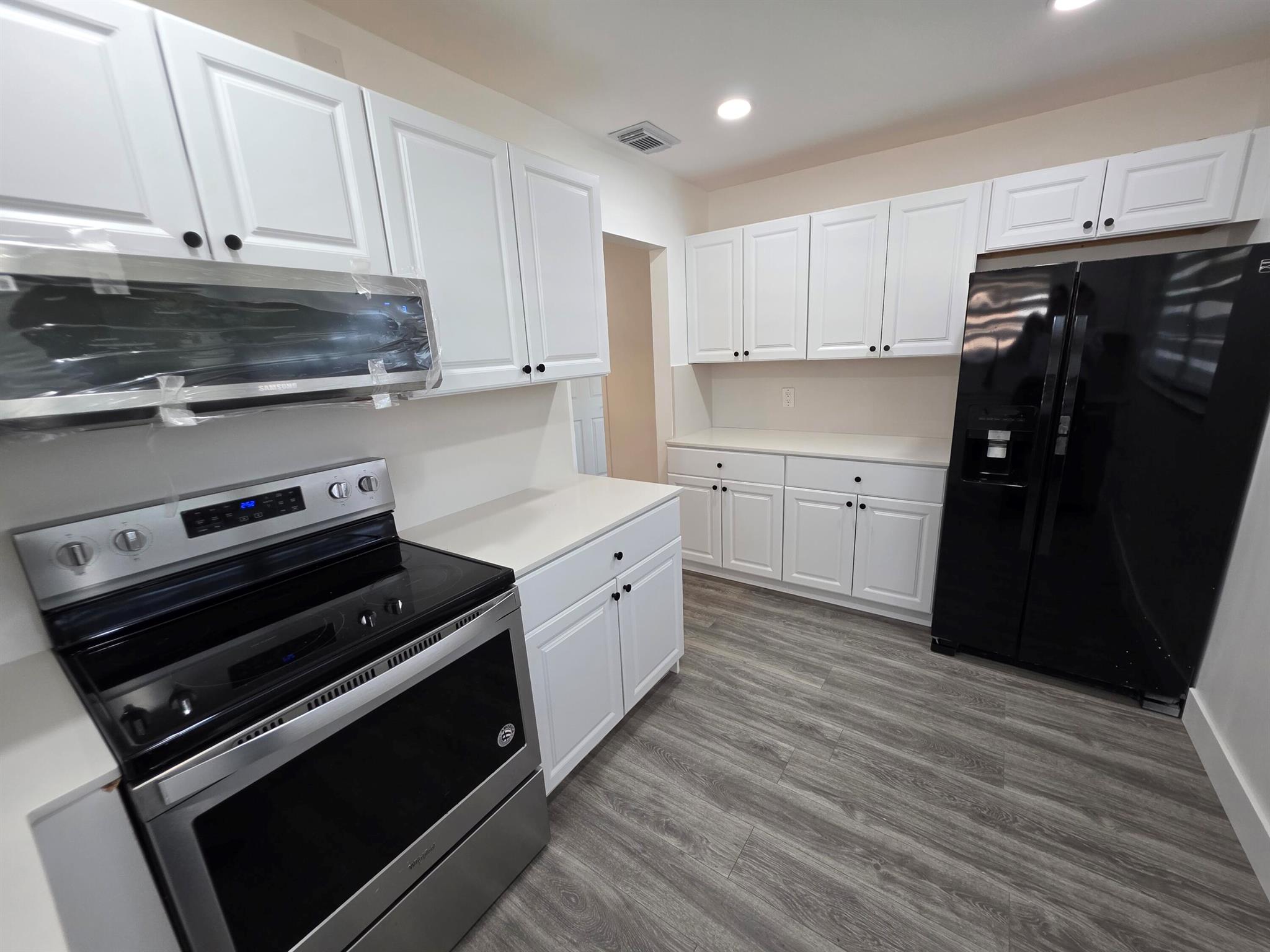 COUNTRY MANORS CONDO - Residential