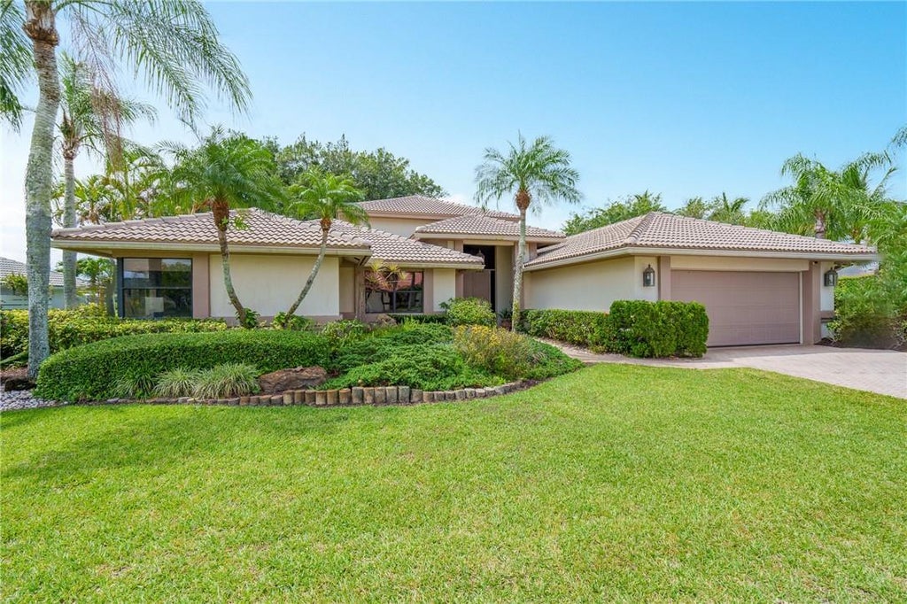 Photo of 10870 W River Glenn Dr, Boca Raton, FL 33428 (MLS # F10378661)