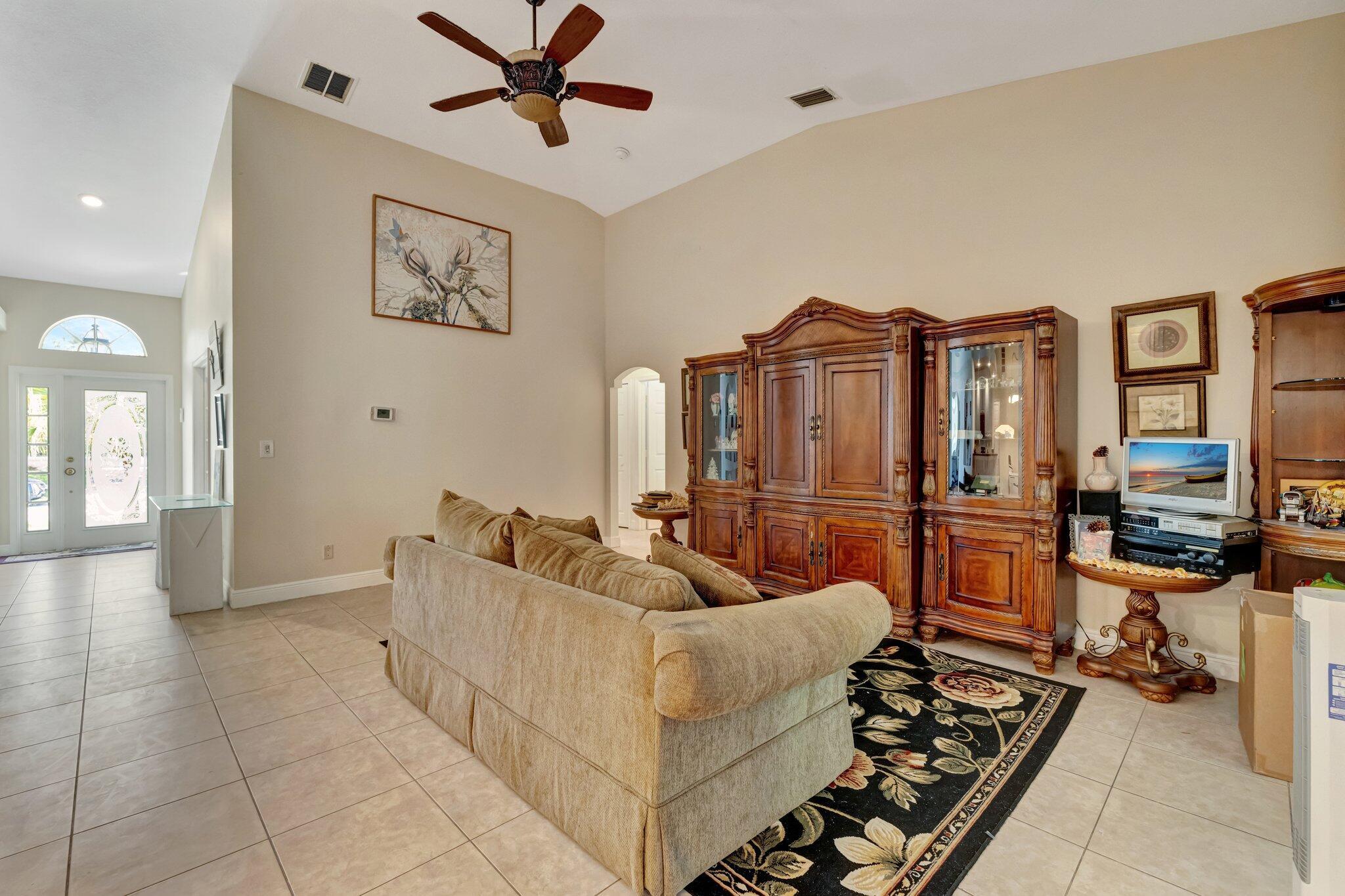 PORT ST LUCIE SECTION 19 - Residential Lease
