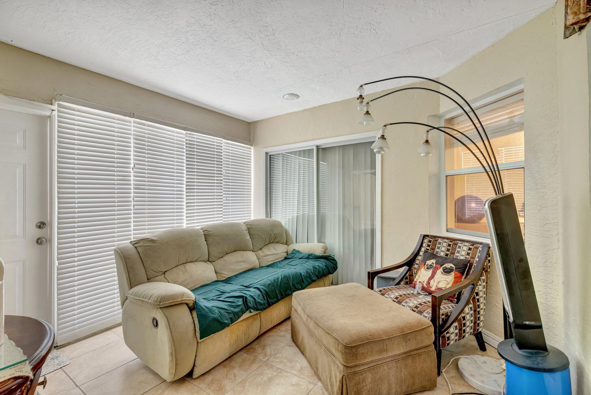 PORT ST LUCIE SECTION 19 - Residential Lease