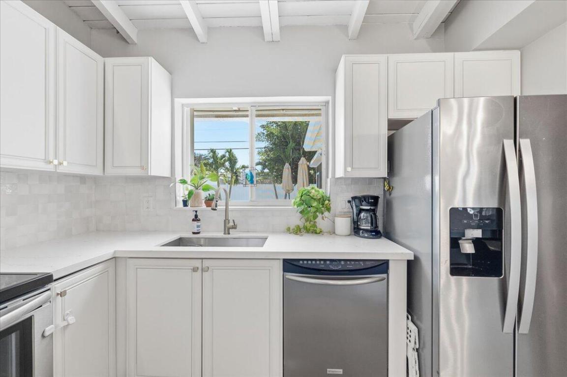 LIGHTHOUSE POINT 6TH SEC - Residential