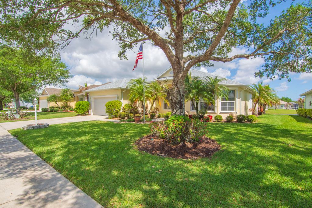Photo of 5370 E 1st Sq Square SW, Vero Beach, FL 32968 (MLS # B26017851)