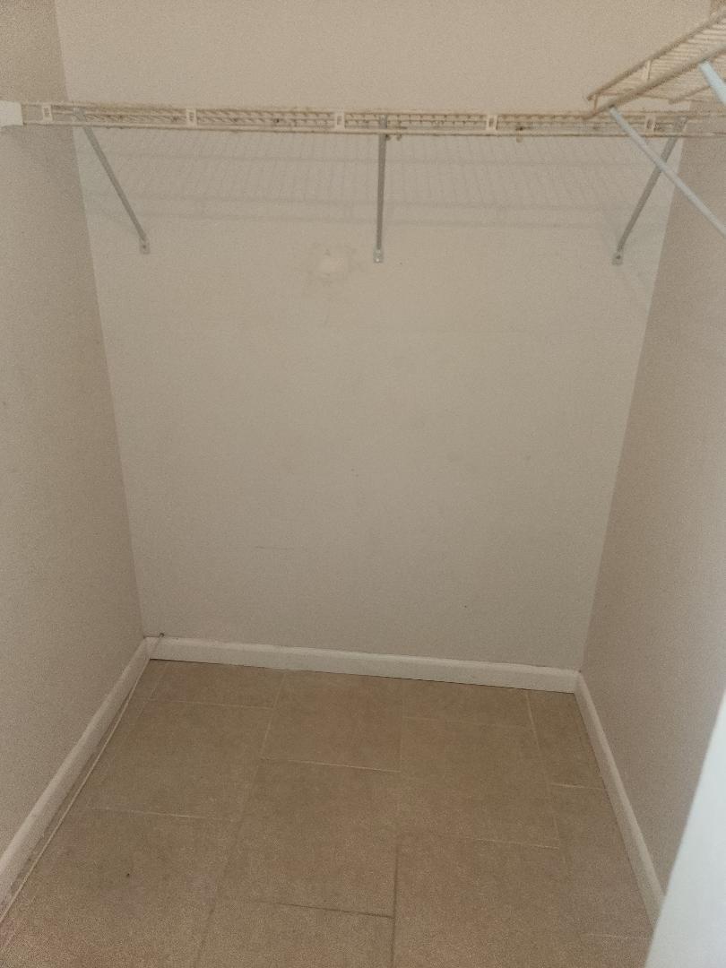 Applegreen Condo Apts 3 - Residential Lease