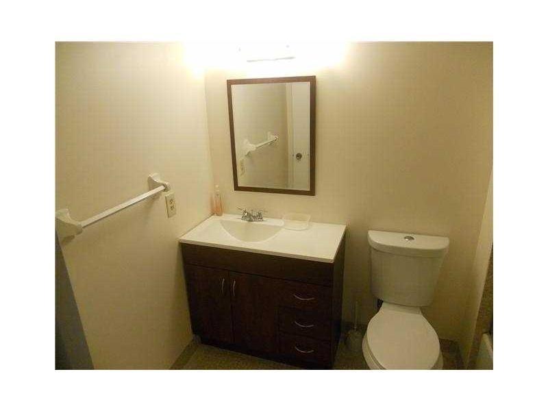 Applegreen Condo Apts 3 - Residential Lease