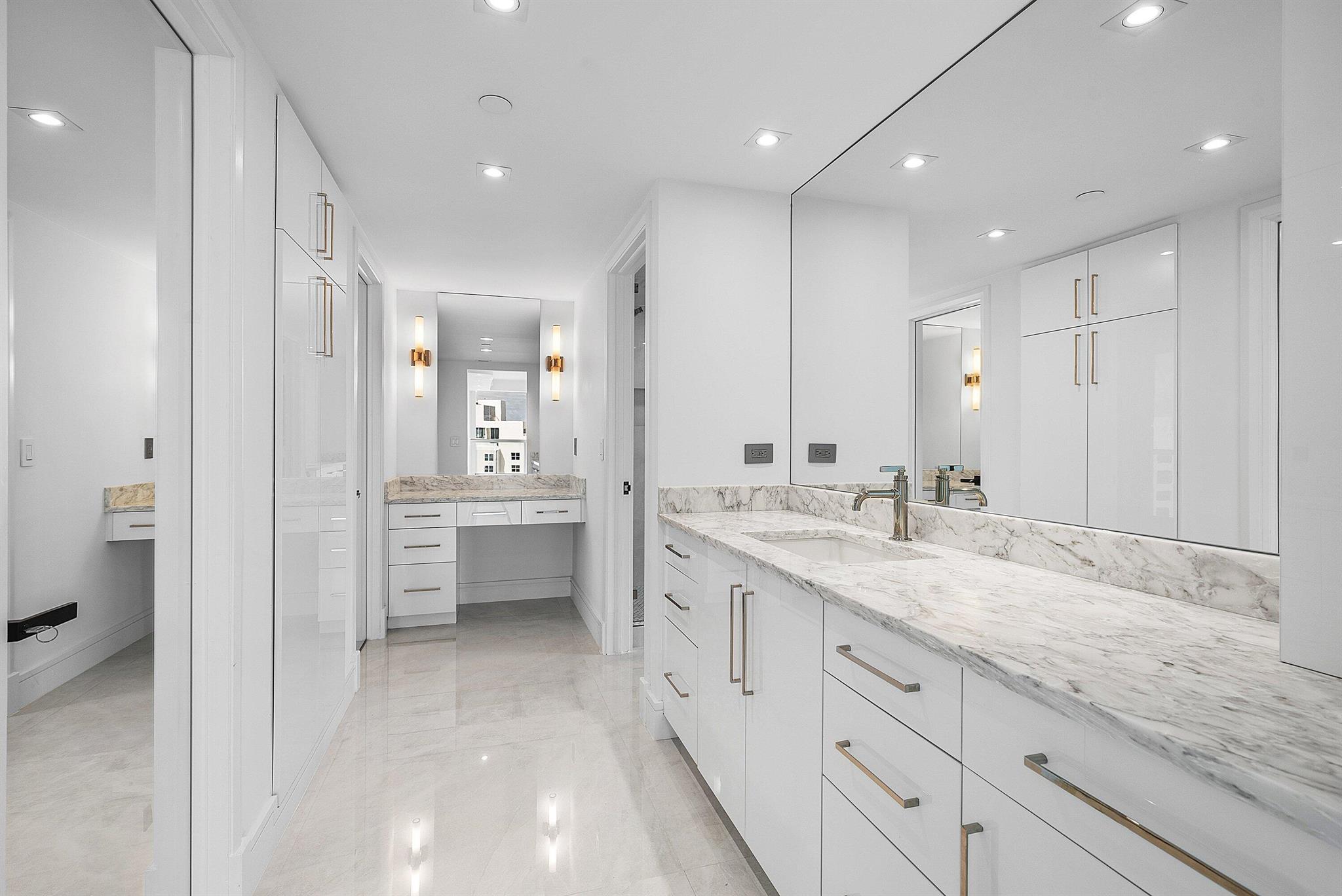 VILLA NOVA - Residential Lease