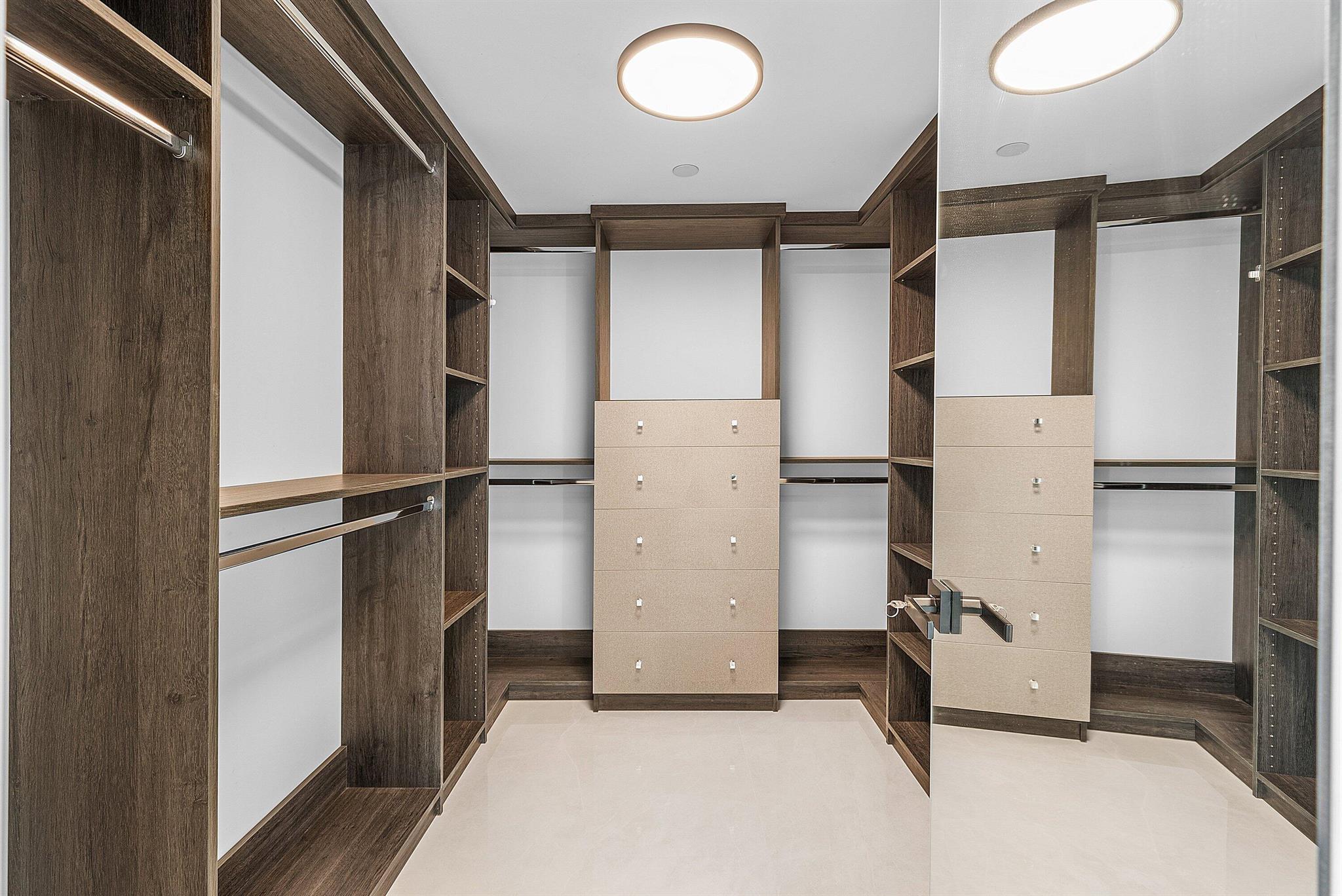 VILLA NOVA - Residential Lease