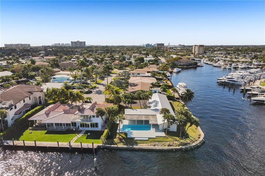 Photo of 741 SE 22nd Ave, Pompano Beach, FL 33062 (MLS # F10269018)