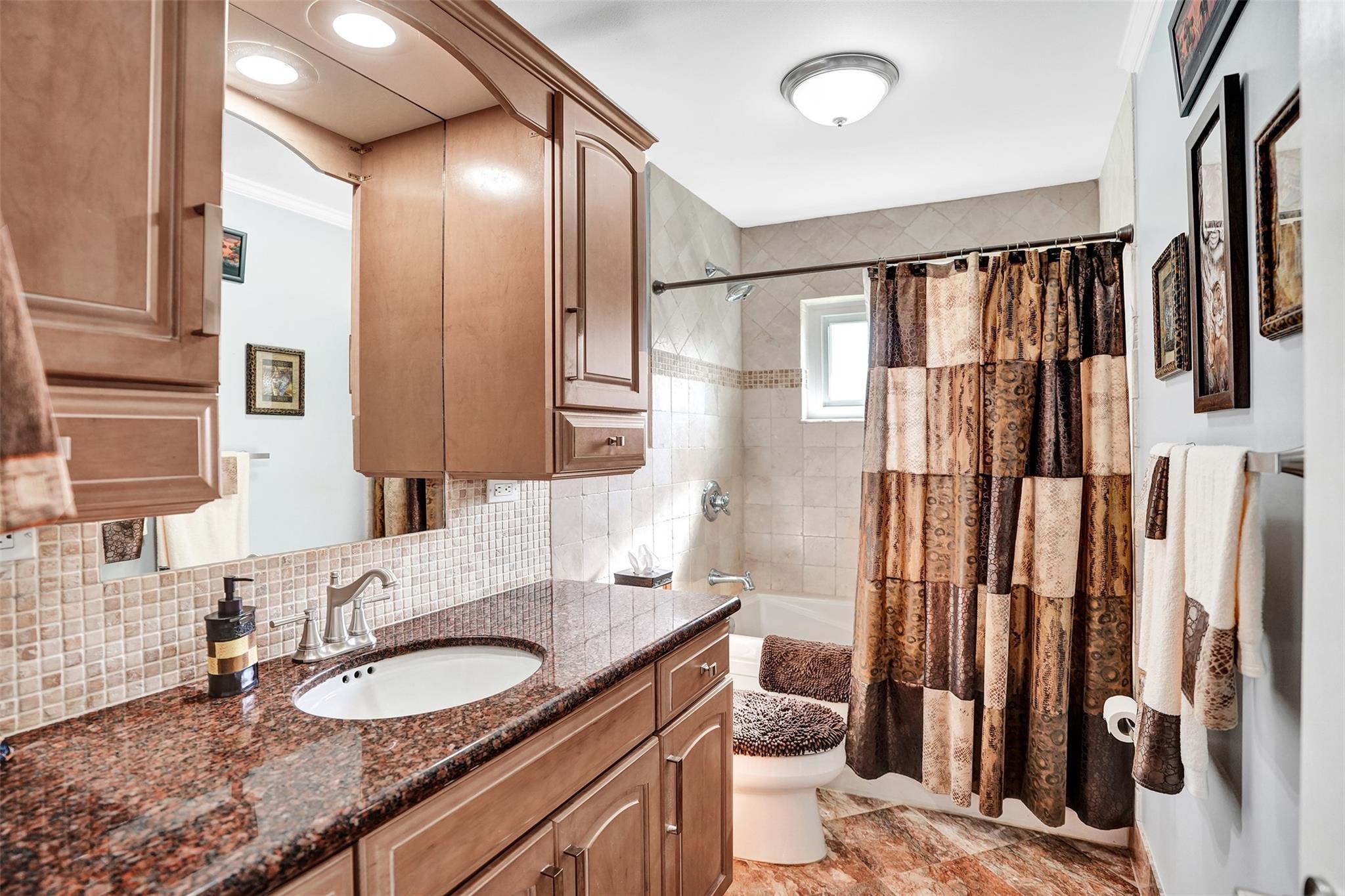 Pine Ridge 112-37 B - Residential