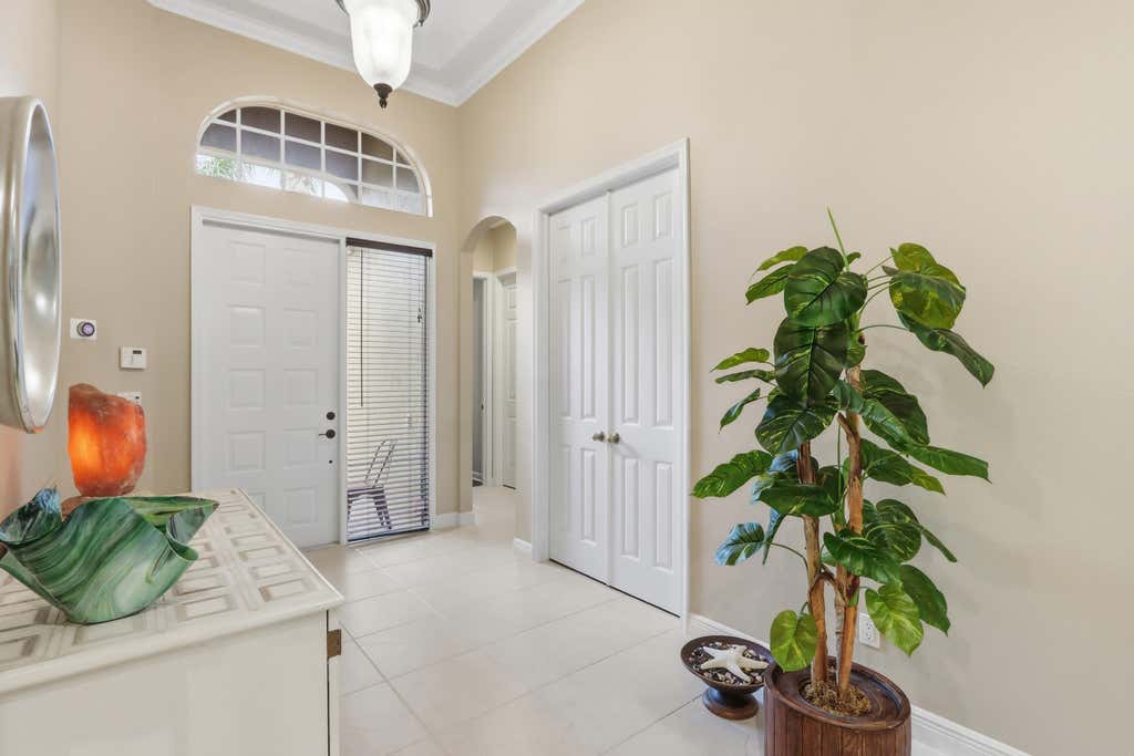Photo of 5677 Via De La Plata Circle, Delray Beach, FL 33484 (MLS # B26039677)