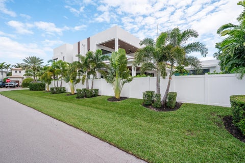 Tiny photo for 400 NE 4th Street, Boca Raton, FL 33432 (MLS # R11157445)