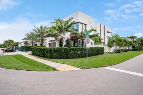 Tiny photo for 400 NE 4th Street, Boca Raton, FL 33432 (MLS # R11157445)