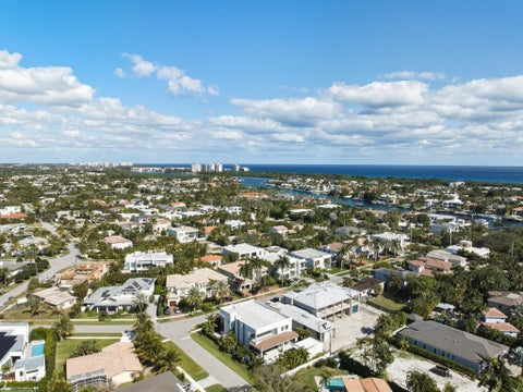 Tiny photo for 400 NE 4th Street, Boca Raton, FL 33432 (MLS # R11157445)