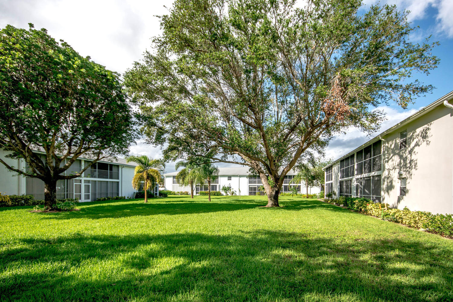 TEQUESTA GARDEN CONDO 2 - Residential