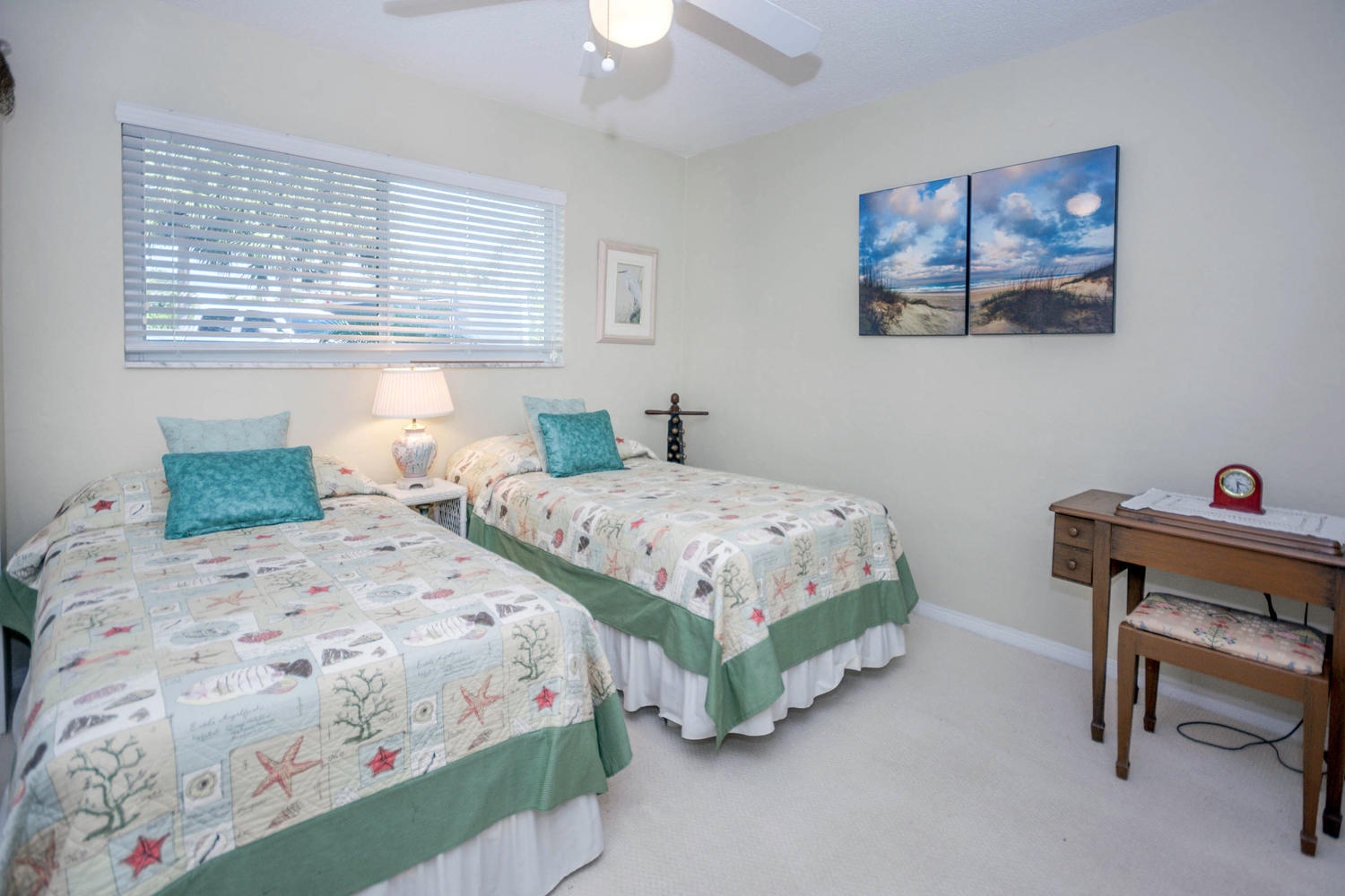 TEQUESTA GARDEN CONDO 2 - Residential