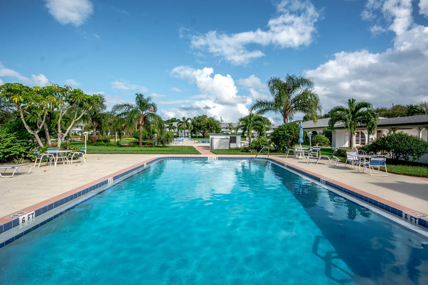 TEQUESTA GARDEN CONDO 2 - Residential