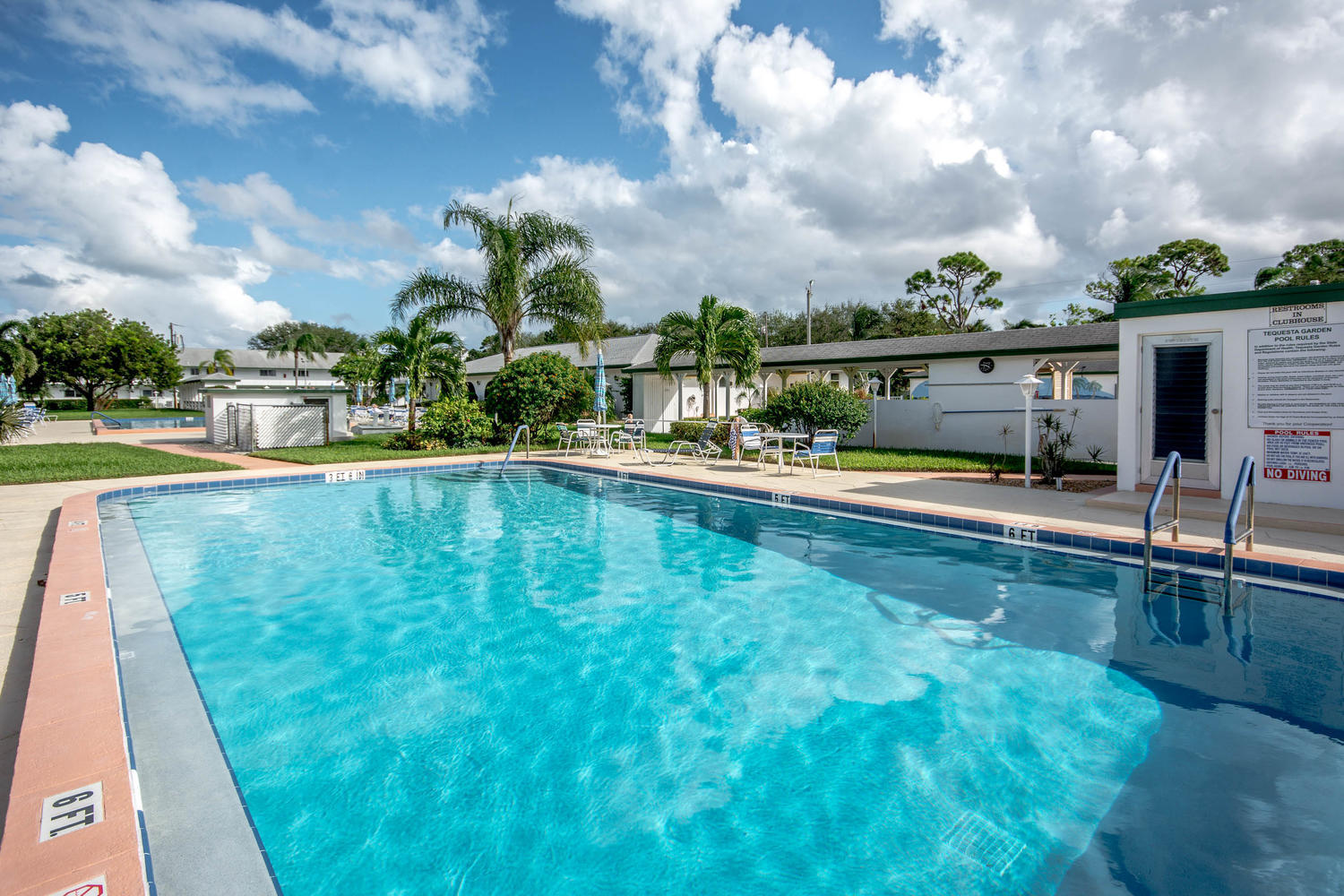 TEQUESTA GARDEN CONDO 2 - Residential