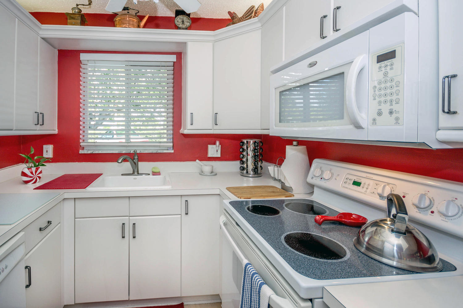 TEQUESTA GARDEN CONDO 2 - Residential