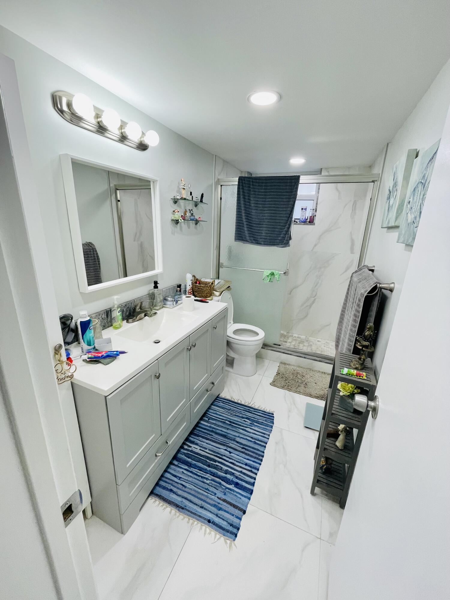 APRIL BREEZE CONDO - Residential Lease