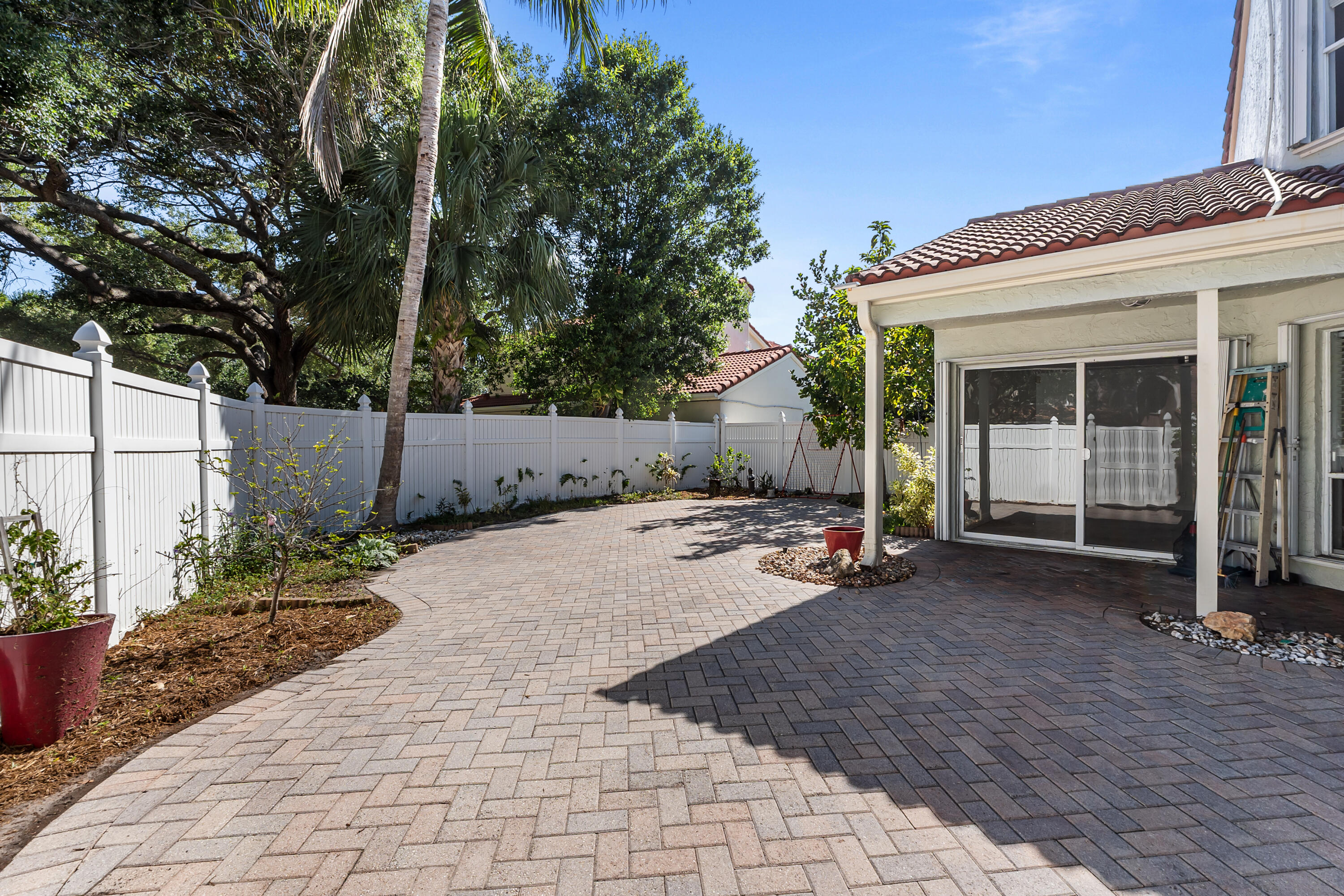 SIENA OAKS - Residential Lease