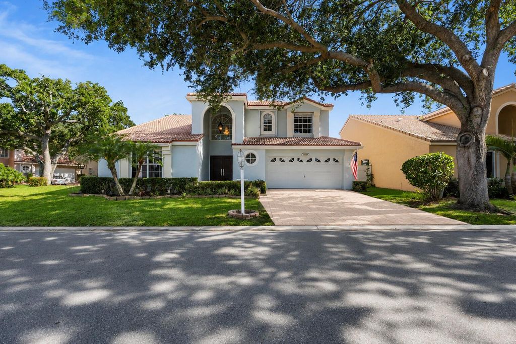 Photo of 10152 Aspen Way, Palm Beach Gardens, FL 33410 (MLS # B26029462)