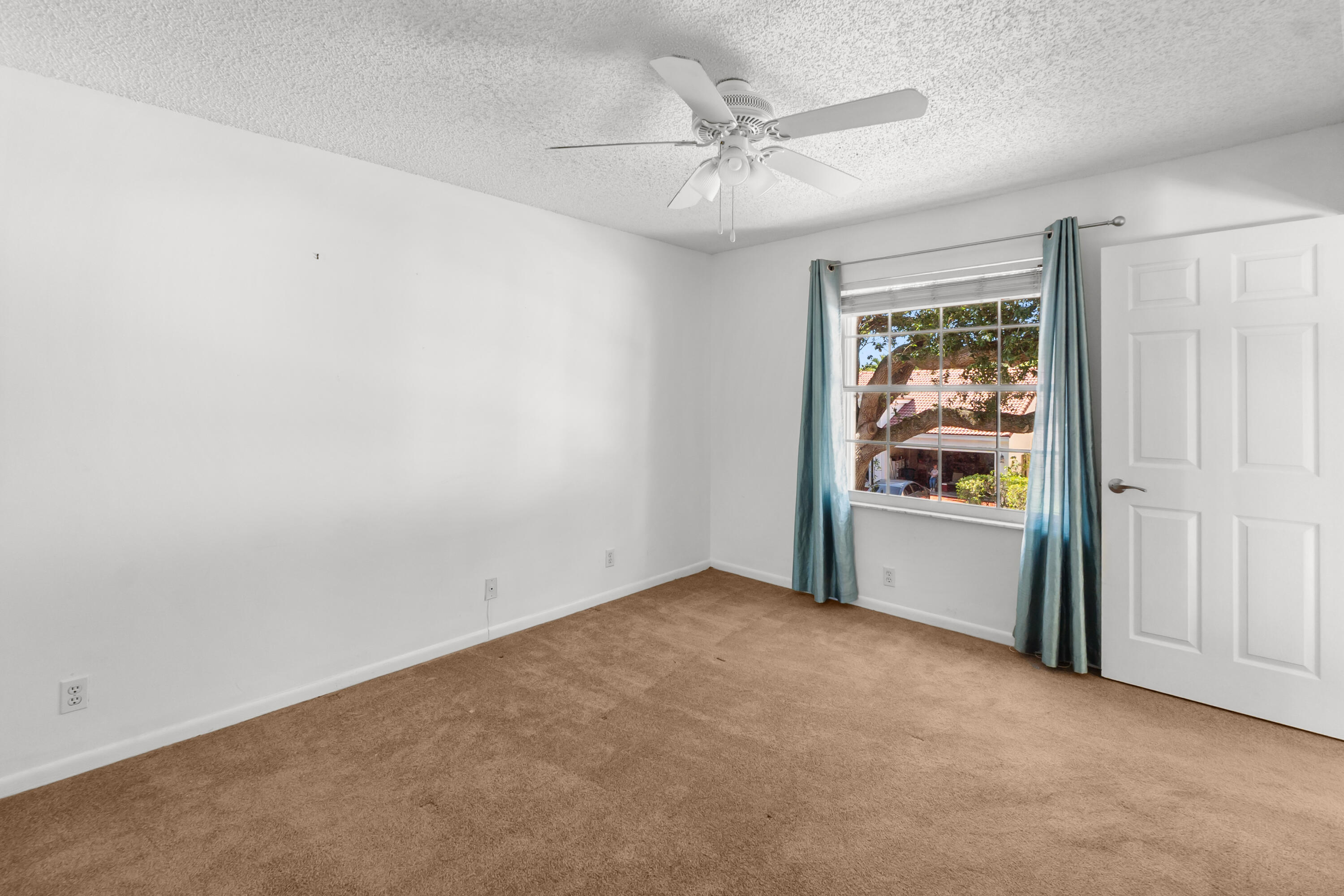 SIENA OAKS - Residential Lease
